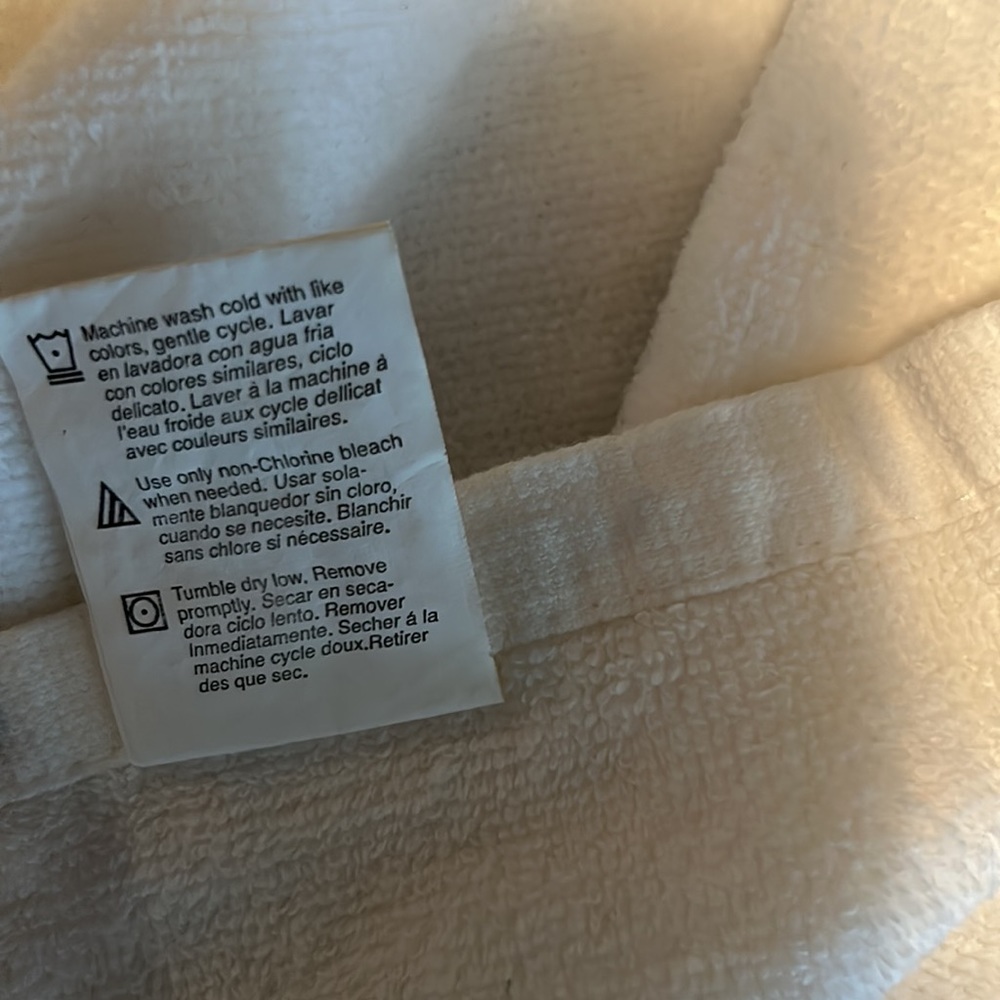 Kay Dee designer hand towels - Picture 4 of 6